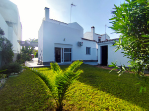 GRAN CHALET CON PISCINA A 10  MIN A PIE DE LA PLAYA - REF. A06-06467