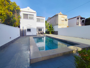 GRAN CHALET CON PISCINA A 10  MIN A PIE DE LA PLAYA - REF. A06-06467