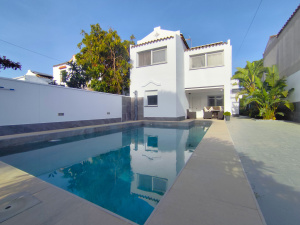 GRAN CHALET CON PISCINA A 10  MIN A PIE DE LA PLAYA - REF. A06-06467