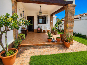 CHALET URBANO  A 3 KM DE LA PLAYA DE LA BARROSA - REF. A06-06468