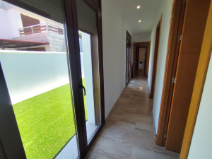 VILLA DE CONSTRUCCION MODERNA CON PISCINA A 700M DEL MAR - REF. A06-06471