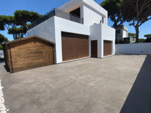 VILLA DE CONSTRUCCION MODERNA CON PISCINA A 700M DEL MAR - REF. A06-06471