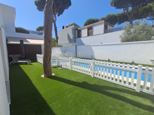 VILLA DE CONSTRUCCION MODERNA CON PISCINA A 700M DEL MAR - REF. A06-06471