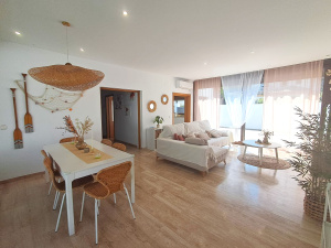 VILLA DE CONSTRUCCION MODERNA CON PISCINA A 700M DEL MAR - REF. A06-06471
