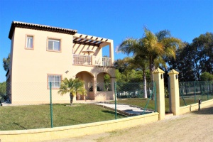 VILLA A 10 MIN EN COCHE DE LA PLAYA- REF. A06-06003