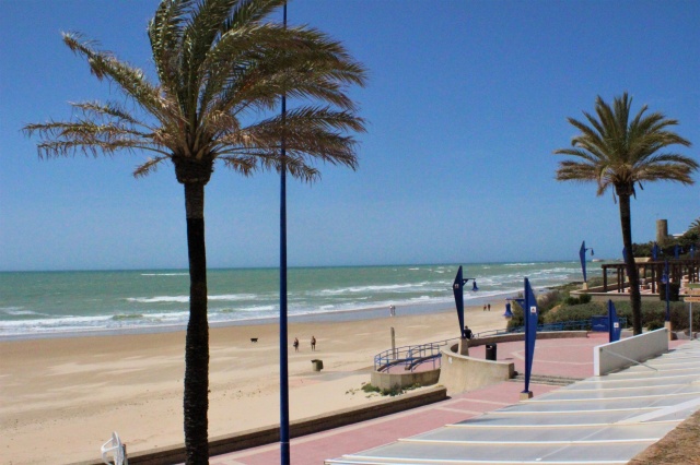 URBANIZACIÓN EDIFICIO LA BARROSA VISTAS AL MAR PRIMERA LINEA - REF. A06-06041