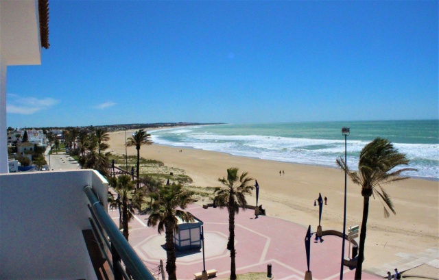 URBANIZACIÓN EDIFICIO LA BARROSA VISTAS AL MAR PRIMERA LINEA - REF. A06-06041