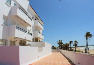 URBANIZACIÓN EDIFICIO LA BARROSA VISTAS AL MAR PRIMERA LINEA - REF. A06-06041