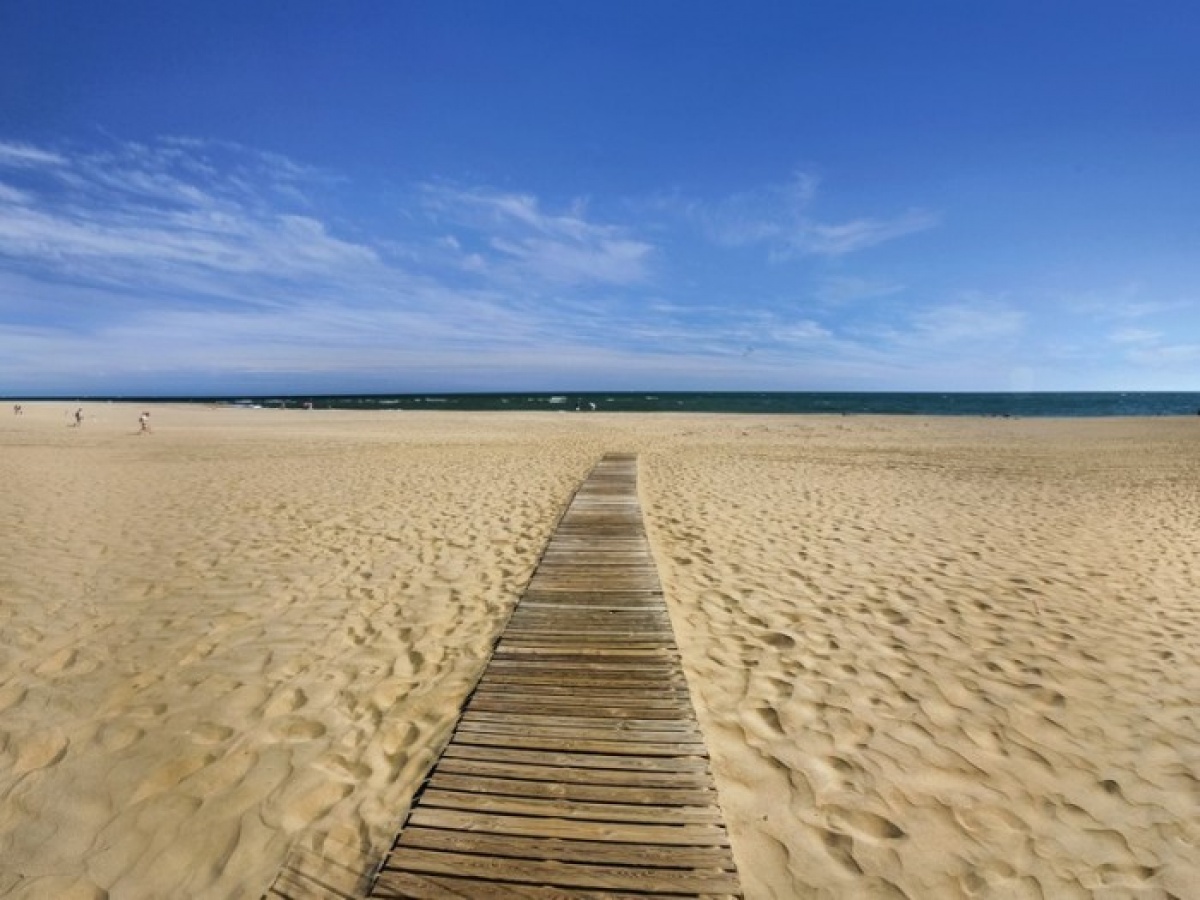 LA PLAYA DE ISLA CANELA Y PUNTA DEL MORAL